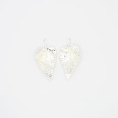 Aretes Gancho Hoja Corazón Plateado - Bambú Rosa Joyas y Accesorios