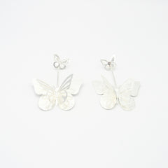 Aretes Mariposas Primavera Plateada - Bambú Rosa Joyas y Accesorios