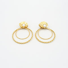 Aretes Aros Concha Y Perla Dorados - Bambú Rosa Joyas y Accesorios