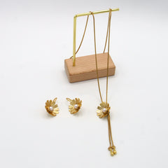 Collar Perla Margaritas Doradas