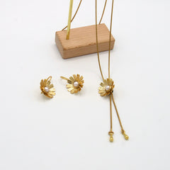 Collar Perla Margaritas Doradas