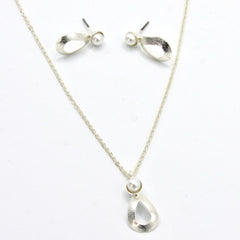 Set Collar Y Aretes Gota Perla Plateado