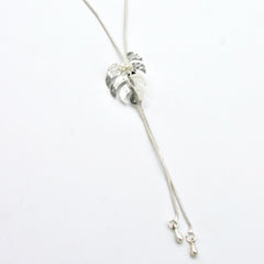 Collar Corbatin Hoja Malanga Perla Plateado