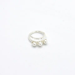 Anillo Triple Perla Espiral Plateado Madres