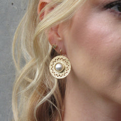 Aretes Gancho Semilla Perla Dorados