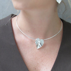 Set Collar Aro Y Aretes Ganchos Hoja Anturio Perla Plateado