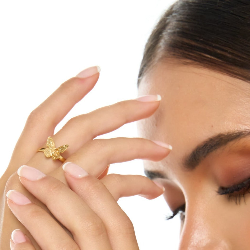 Anillo Mariposa Mini Liso Dorado - Bambú Rosa Joyas y Accesorios