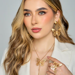 Aretes Mariposa Calada Conexión Balín Dorado - Bambú Rosa Joyas y Accesorios