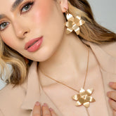 Set Aretes+Collar Flor Orquídea Maxi Dorado