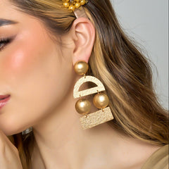Aretes Geometricos Rectángulo Y Círculo Dorado