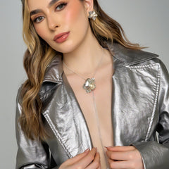 Collar Corbatín Flor Perla 5 Petalos Plateado