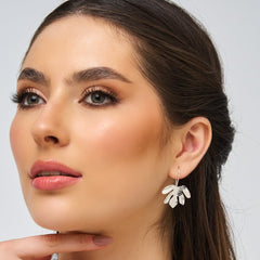 Aretes Gancho 5 Hojas Mini Plateado - Bambú Rosa Joyas y Accesorios