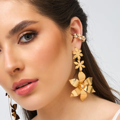 Aretes Perla Primavera Flor Dorado - Bambú Rosa Joyas y Accesorios