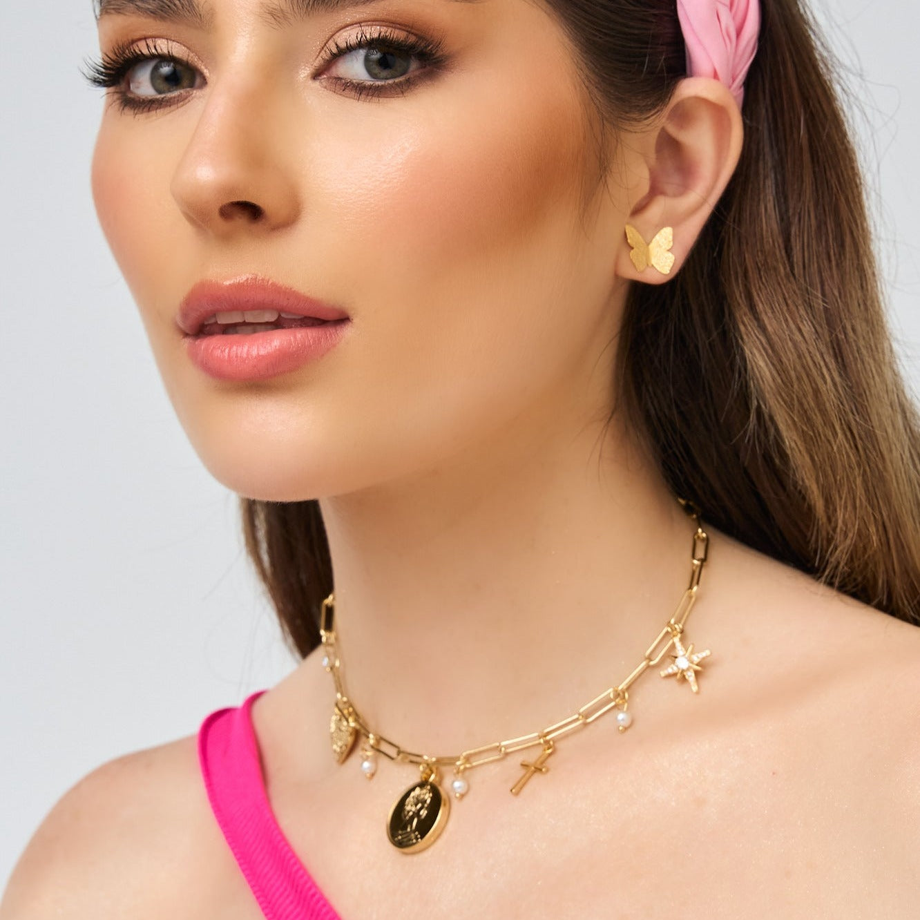 Collar Cadena Dorada Dijes Surtidos - Bambú Rosa Joyas y Accesorios