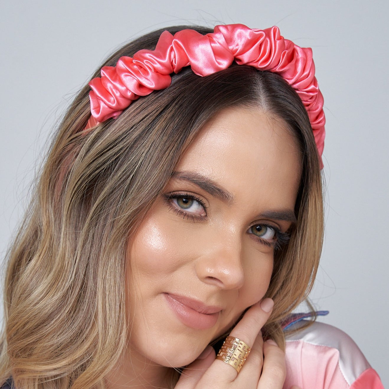 Diadema Tela Satín Salmón - Bambú Rosa Joyas y Accesorios