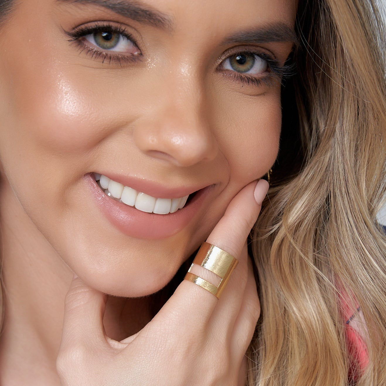 Anillo Doble Linea Cuadros Dorado - Bambú Rosa Joyas y Accesorios