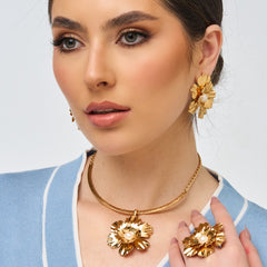 Collar Aro Flor Perla Primavera Dorado - Bambú Rosa Joyas y Accesorios