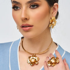 Anillo Flor Perla Primavera Dorado - Bambú Rosa Joyas y Accesorios