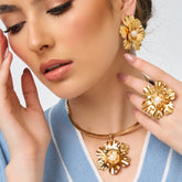 Collar Aro Flor Perla Primavera Dorado - Bambú Rosa Joyas y Accesorios