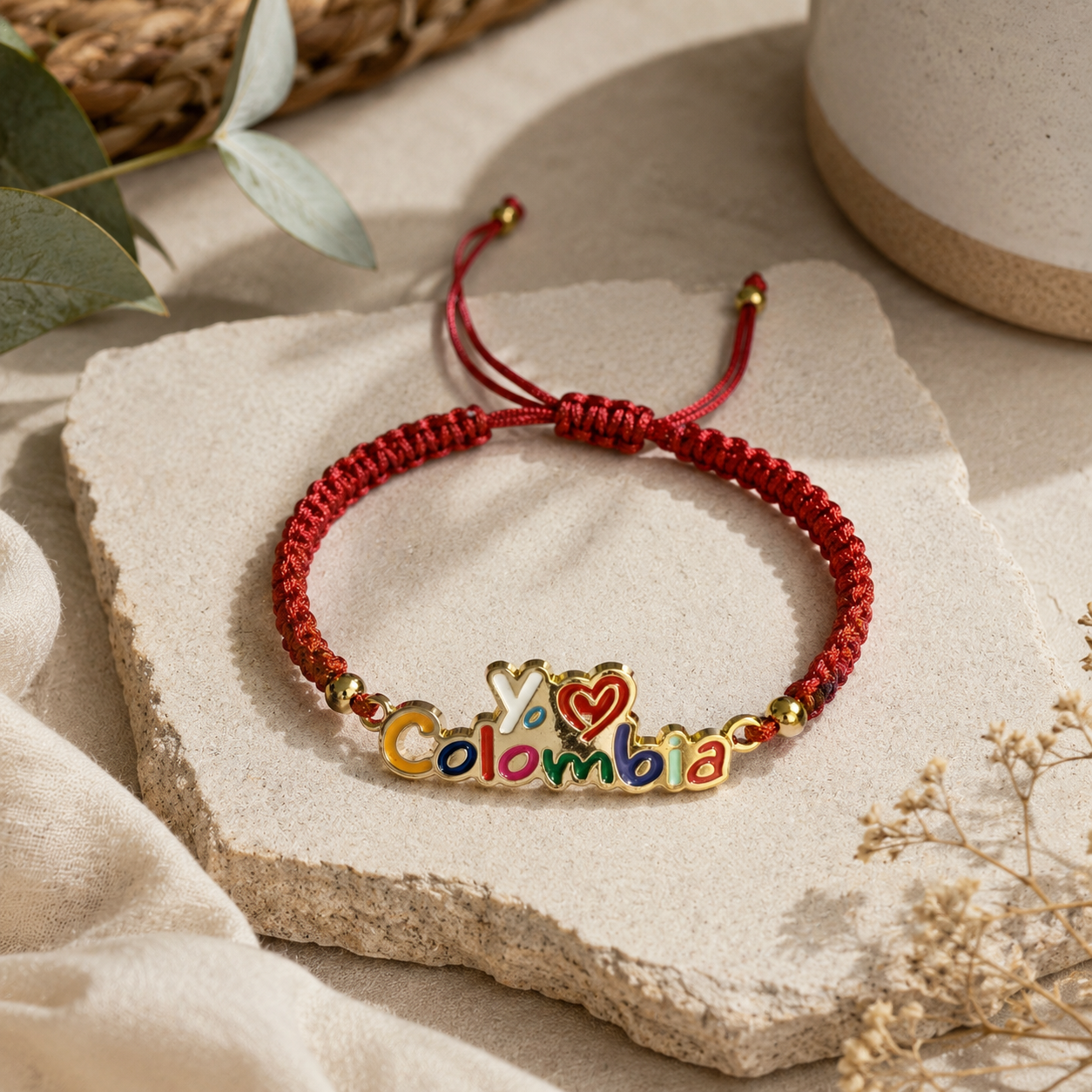 Pulsera Mapa I Love Colombia Dorada - Bambú Rosa Joyas y Accesorios