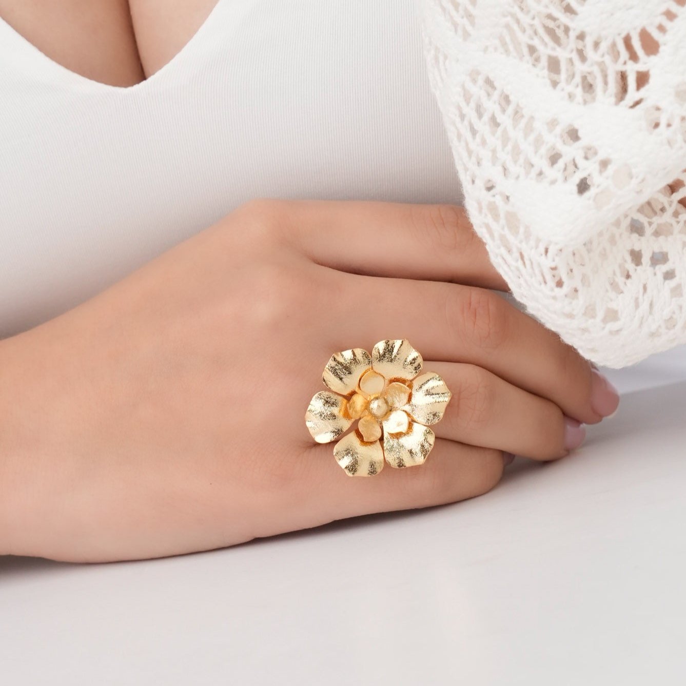 Anillo Flores Doble Esencial Dorado - Bambú Rosa Joyas y Accesorios