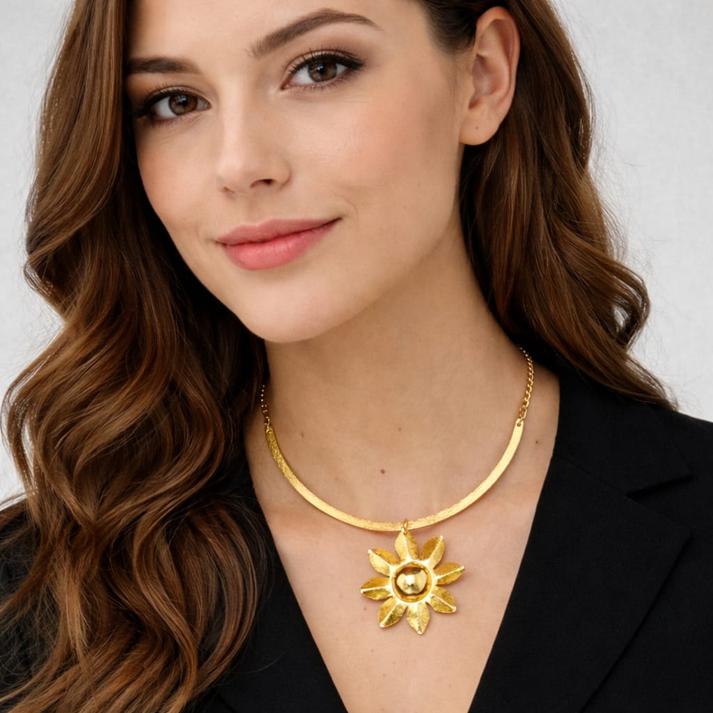 Collar Aro Flor Margarita Musa Dorado - Bambú Rosa Joyas y Accesorios