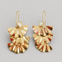 Aretes Gancho Abanicos Dorados - Bambú Rosa Joyas y Accesorios