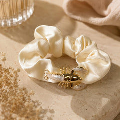 Hair Clip Beige con Cangrejo Blanco Dorado Aura