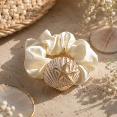 Hair Clip Beige con Concha Blanca Dorado Aura
