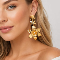 Aretes Perla Primavera Flor Dorado - Bambú Rosa Joyas y Accesorios