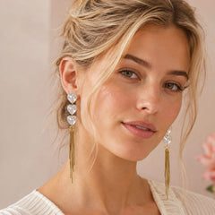 Aretes Maxi Corazón Triple Perla con Cadenas Dorado Amaré