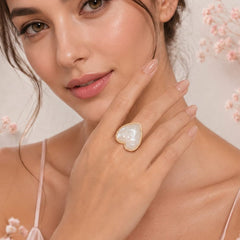 Anillo Maxi Corazón Nácar Dorado Amaré
