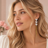 Aretes Maxi Corazón Triple Perla con Cadenas Dorado Amore
