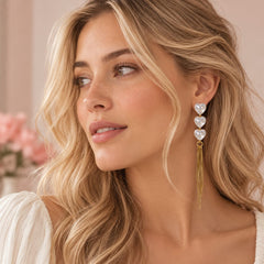 Aretes Maxi Corazón Triple Perla con Cadenas Dorado Amore