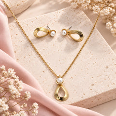 Set Collar Y Aretes Gota Perla Dorado - Bambú Rosa Joyas y Accesorios