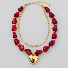 Collar Piedra Natural Color Vino Tinto Con dije Corazón Dorado Creer