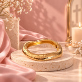 Brazalete Ancho Martillado Irregular Dorado Creer