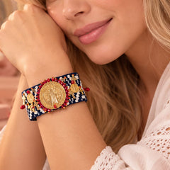 Pulsera Ancha Tejida Con dije San benito Creer
