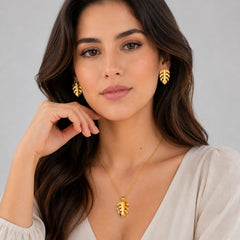 Set Aretes y Collar Hoja Malanga Dorado - Bambú Rosa Joyas y Accesorios