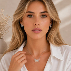 Set Plateado Aretes y Collar Mariposas Ligera - Bambú Rosa Joyas y Accesorios