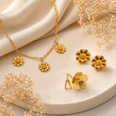 Set Arete Collar y Anillo Flores Dorado