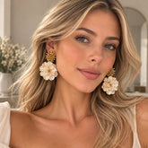Aretes Maxi Flor Nácar Tejido Cristal Dorado Amore