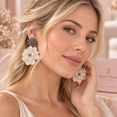 Aretes Maxi Flor Cristal Tejido Nácar Plateado Amore