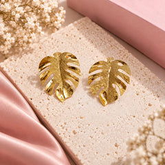 Aretes Topo Hoja Malanga Dorados Florecer - Bambú Rosa Joyas y Accesorios