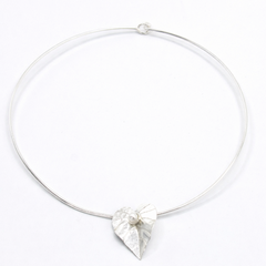 Collar Maxi Aro Dije Flor Perla Anturio Plateado - Bambú Rosa Joyas y Accesorios