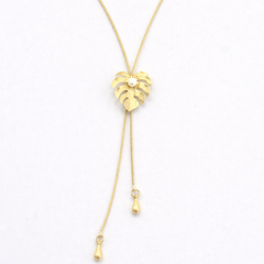 Collar Corbatin Hoja Malanga Perla Dorado - Bambú Rosa Joyas y Accesorios