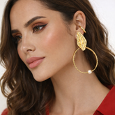 Aretes Aro Hoja Perla Dorados - Bambú Rosa Joyas y Accesorios