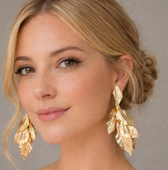 Aretes Dorados Hoja Verano - Bambú Rosa Joyas y Accesorios
