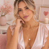 Collar Doble Corbatin En Perlas Dije Corazón Dorado Amore