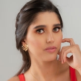 Aretes Dorados Topo Hoja Malanga - Bambú Rosa Joyas y Accesorios